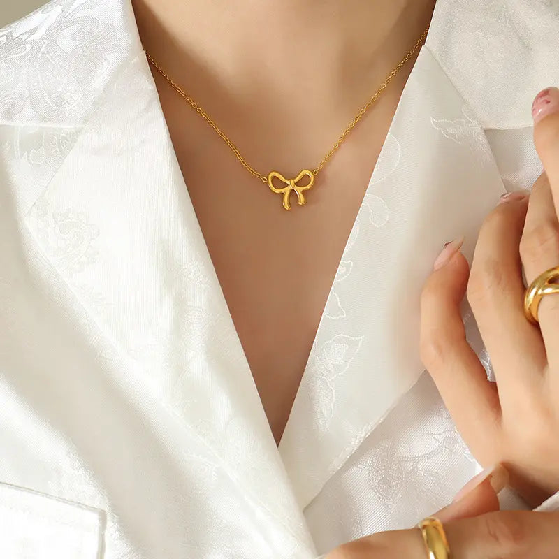 Elegant Bow Pendant Necklace-2